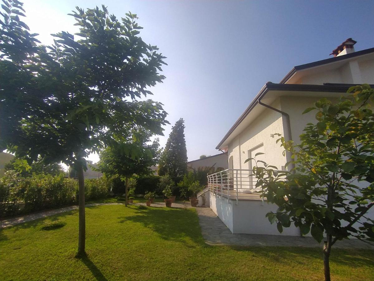 B&B Villa La Bouganville Camaiore Ngoại thất bức ảnh